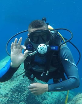 Moniteur de plongée sous-marine à Tabarka